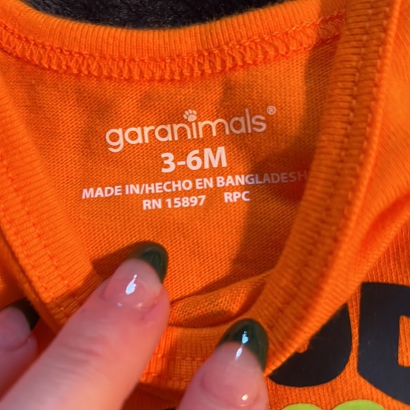 Never worn onesies - Picture 2 of 2